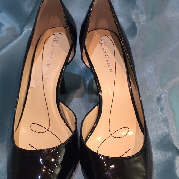 Black Patent leather high heels. - Picture 3 of 6